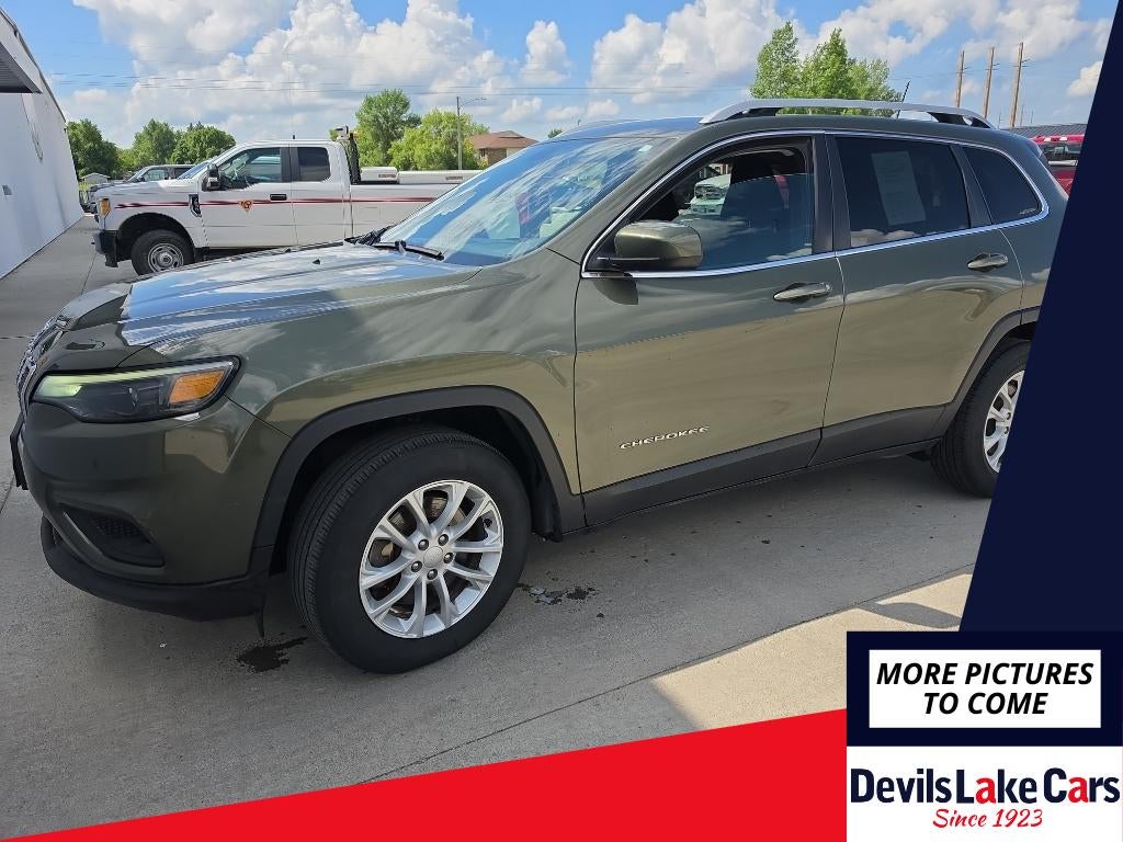 2019 Jeep Cherokee Latitude in Other — front three-quarter view