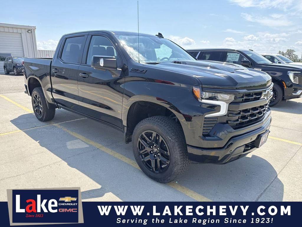 2026 Chevrolet Silverado 1500 LT Trail Boss in Black — front three-quarter view